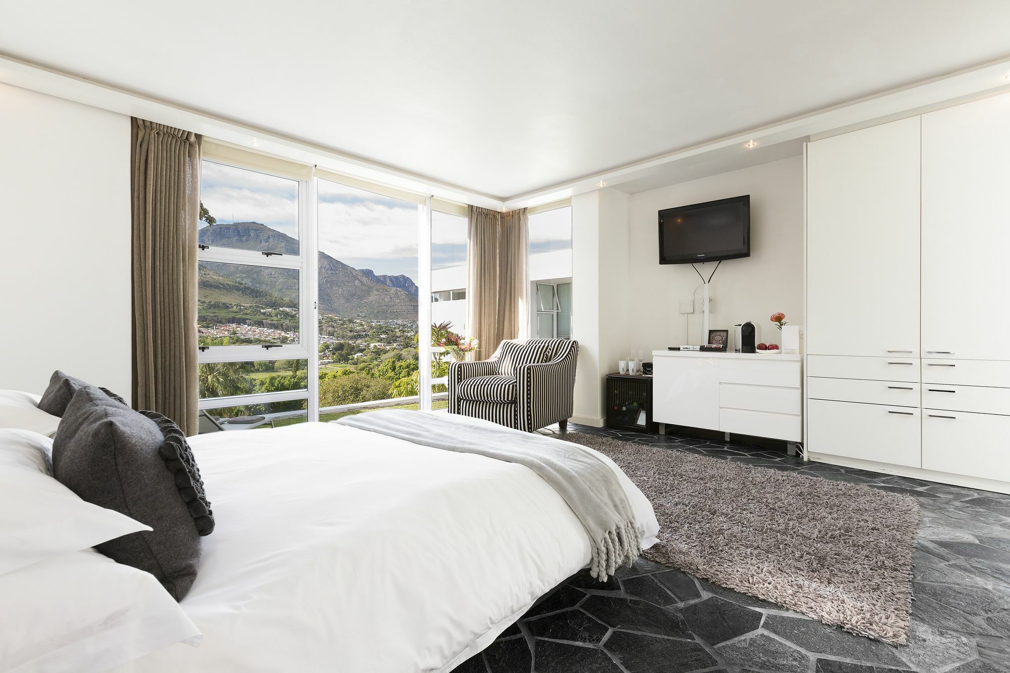 Cube 5* Cape Town